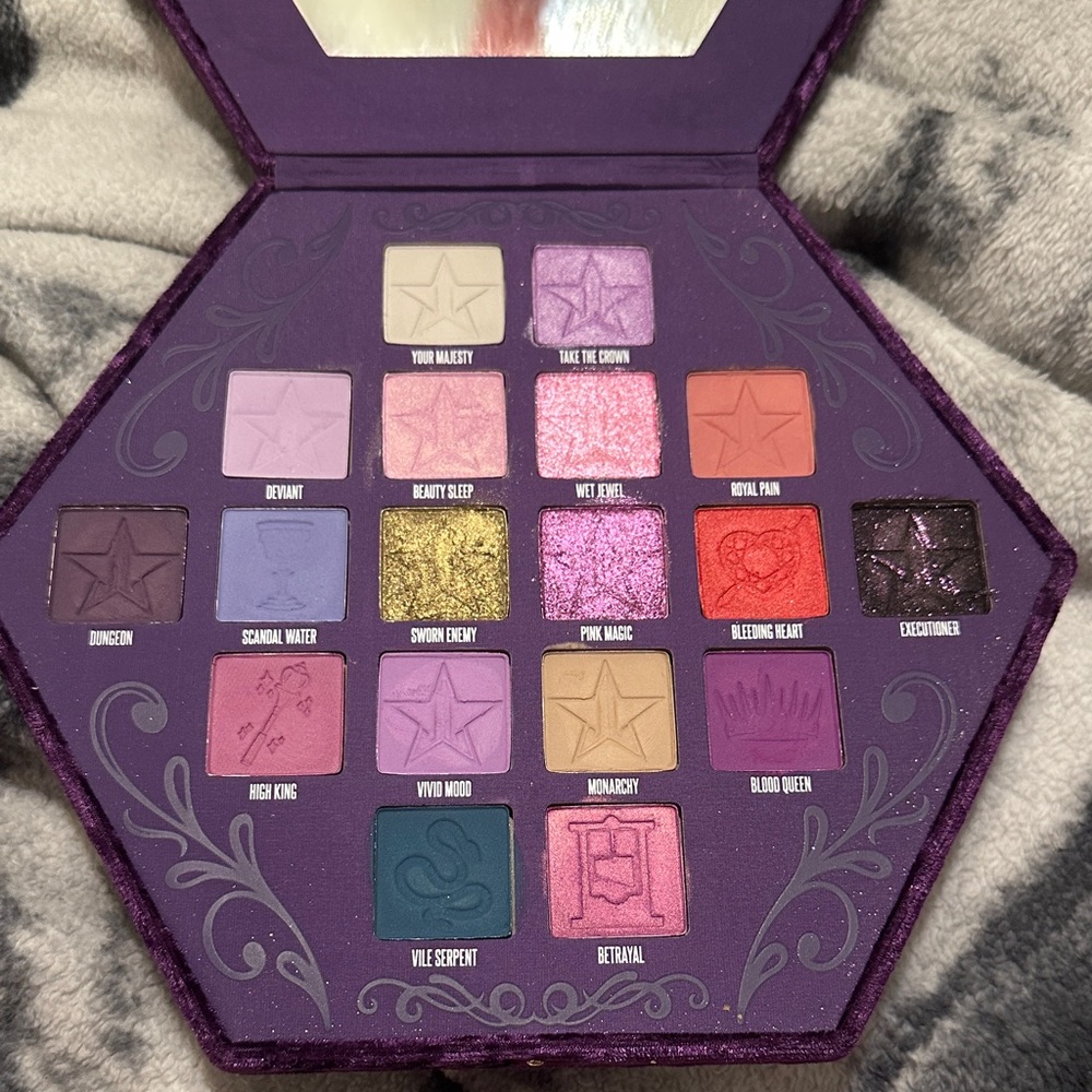 Jeffree Star Eyeshadow Palette - Purple, Pink, Gold, and More